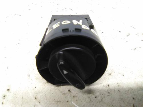 Used Steering column stalk Steering column stalk SEAT LEON (1M1) 1.4 16V (75 hp) 19866809 19866809