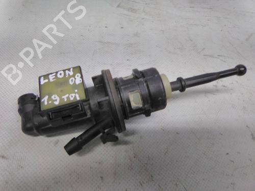 Used Clutch pedal Clutch pedal SEAT LEON (1P1) 1.9 TDI (105 hp) 19868987 19868987