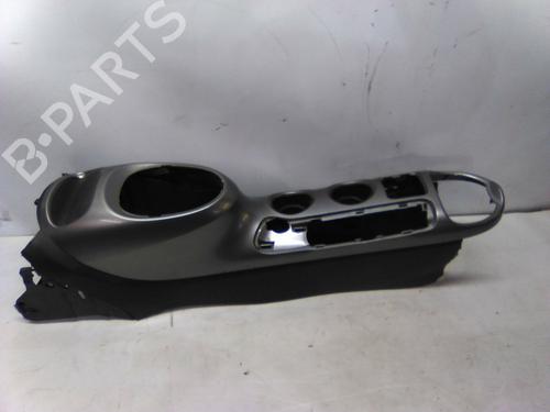 Used Middle console Middle console NISSAN JUKE (F15) 1.5 dCi (110 hp) 19871793 19871793