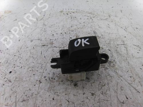 Used Right front window switch Right front window switch NISSAN X-TRAIL I (T30) 2.2 dCi 4x4 (136 hp) 19872792 19872792