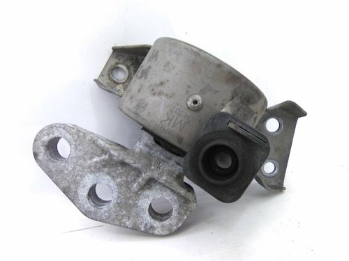 Used Engine mount Engine mount OPEL CORSA D (S07) 1.3 CDTI (L08, L68) (75 hp) 19873763 19873763