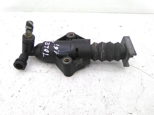 Used Clutch slave cylinder Clutch slave cylinder 19874810 19874810