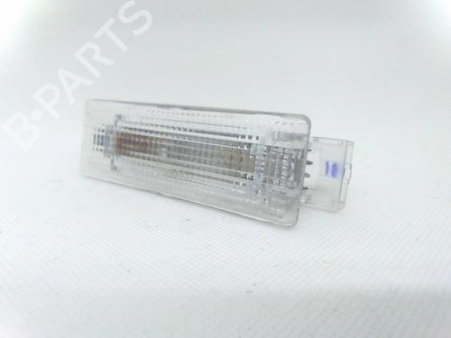 Used Interior roof light Interior roof light VW TOUAREG (7LA, 7L6, 7L7) 2.5 R5 TDI (174 hp) 22936572 22936572