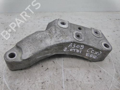 Used Gearbox mount Gearbox mount AUDI A3 (8P1) 2.0 TDI (136 hp) 19876456 19876456
