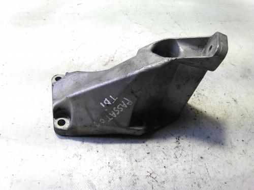 Used Engine mount Engine mount VW PASSAT B5 (3B2) 1.9 TDI (90 hp) 22937186 22937186