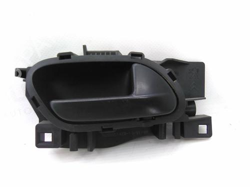 Used Front right interior door handle Front right interior door handle 19809799 19809799
