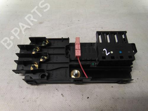 Used Fuse box Fuse box MERCEDES-BENZ E-CLASS T-Model (S211) E 220 T CDI (211.206) (150 hp) 19812268 19812268