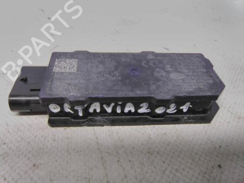 Used Electronic module Electronic module SKODA OCTAVIA IV Combi (NX5, PV5) 2.0 TDi (150 hp) 19812958 19812958