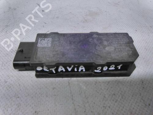 Used Electronic module Electronic module SKODA OCTAVIA IV Combi (NX5, PV5) 2.0 TDi (150 hp) 19812960 19812960