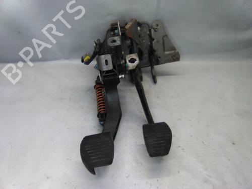 Used Pedal Pedal PEUGEOT 208 I (CA_, CC_) 1.4 HDi (68 hp) 19813116 19813116