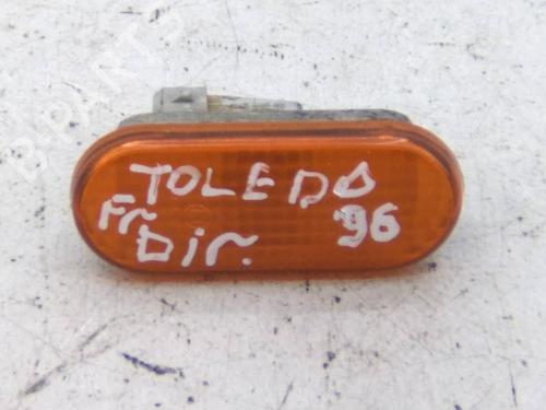 Used Right side indicator Right side indicator SEAT TOLEDO I (1L2) 1.9 TDI (90 hp) 19813725 19813725