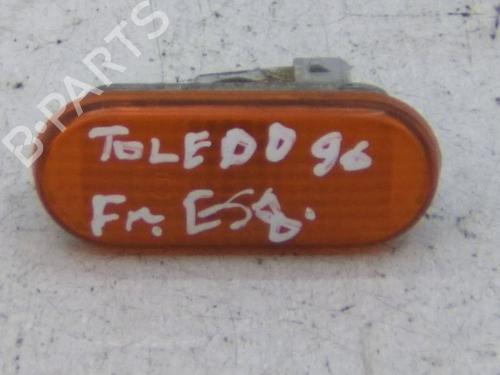 Used Left side indicator Left side indicator SEAT TOLEDO I (1L2) 1.9 TDI (90 hp) 19813726 19813726