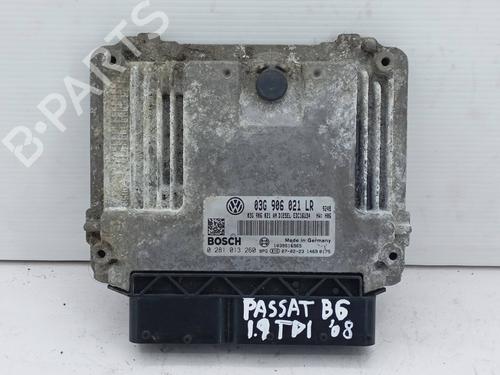 Used Engine control unit (ECU) Engine control unit (ECU) VW PASSAT B6 (3C2) 1.9 TDI (105 hp) 19813977 19813977