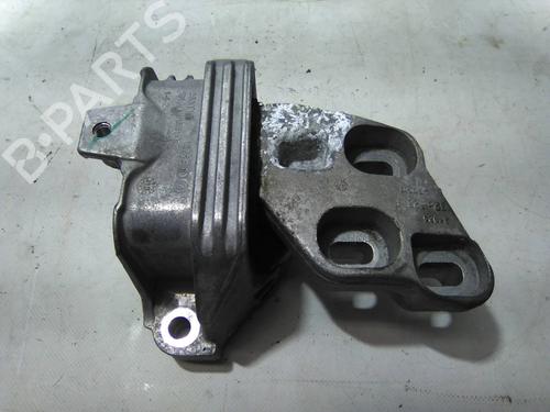 Used Engine mount Engine mount MERCEDES-BENZ CLA Coupe (C117) CLA 250 4-matic (117.346) (211 hp) 19814380 19814380