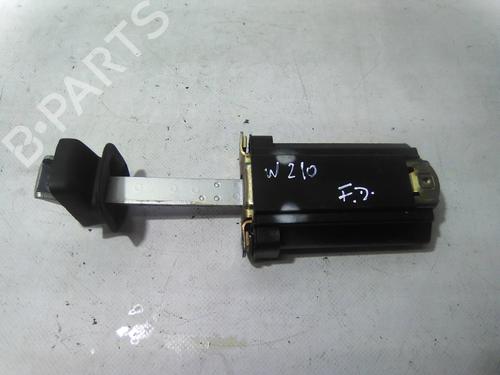 Used Hinge/Door check strap Hinge/Door check strap 19814974 19814974