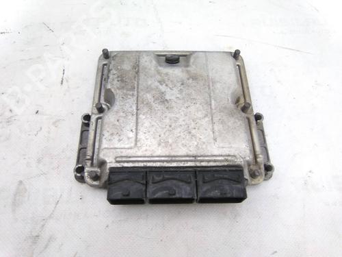 Used Engine control unit (ECU) Engine control unit (ECU) RENAULT MASTER II Bus (JD) 2.2 dCI 90 (JD0G, JD0N, JD1N) (90 hp) 19815185 19815185