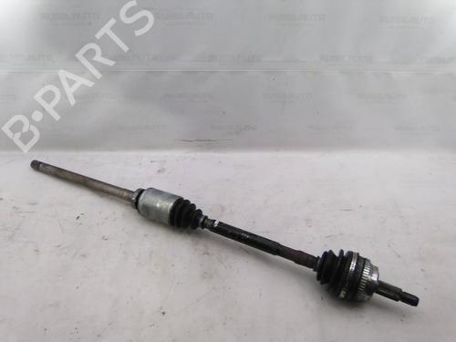 Used Right front driveshaft Right front driveshaft RENAULT MASTER II Bus (JD) 2.5 dCi (JD01, JD0Y, JD11, JD1W, JD1Y) (146 hp) 19815702 19815702