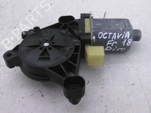 Used Right front window motor Right front window motor SKODA OCTAVIA III (5E3, NL3, NR3) 2.0 TDI (150 hp) 19816454 19816454