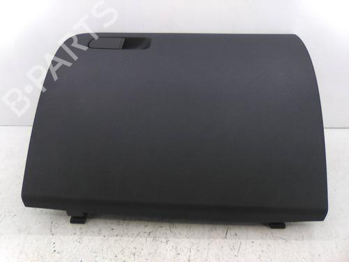 Used Glove box Glove box SKODA OCTAVIA III (5E3, NL3, NR3) 2.0 TDI (150 hp) 19816517 19816517