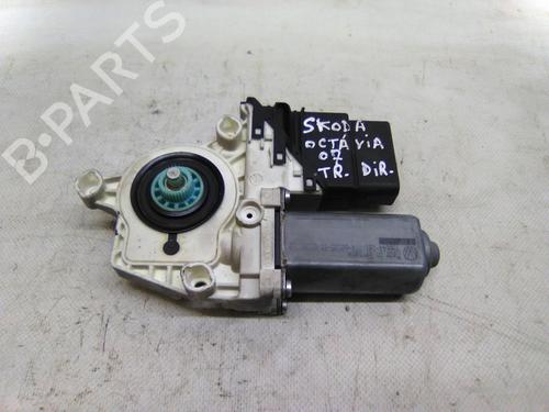 Used Right rear window motor Right rear window motor 19818240 19818240