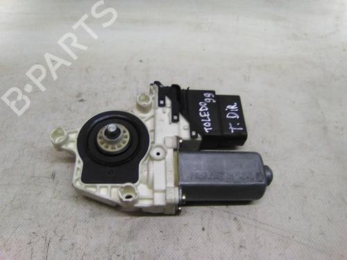 Used Right rear window motor Right rear window motor 19818242 19818242