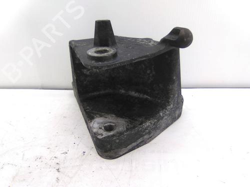 Used Engine mount Engine mount OPEL INSIGNIA A (G09) 2.0 CDTI (68) (131 hp) 19818419 19818419