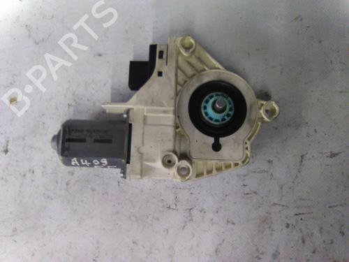Used Left front window motor Left front window motor AUDI A4 B8 Avant (8K5) 2.0 TDI (163 hp) 19818762 19818762