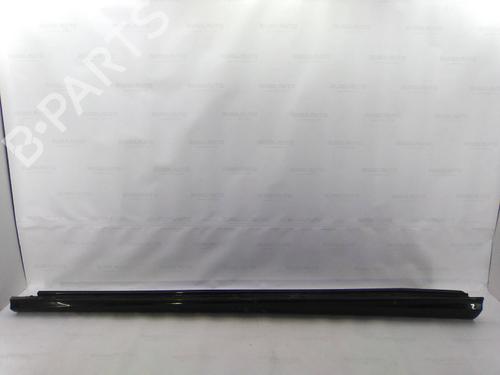 Used Left sideskirt Left sideskirt 19819376 19819376