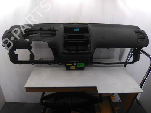Salpicadero Salpicadero VW POLO III CLASSIC (6V2) 60 1.4 (60 hp) 19820104 19820104