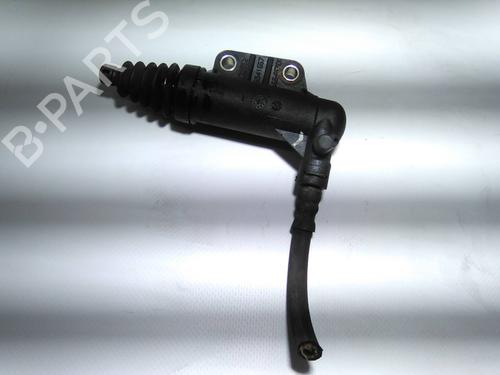 Used Clutch slave cylinder Clutch slave cylinder FIAT DOBLO Box Body/MPV (223_) 1.9 D (223ZXB1A) (63 hp) 19820135 19820135