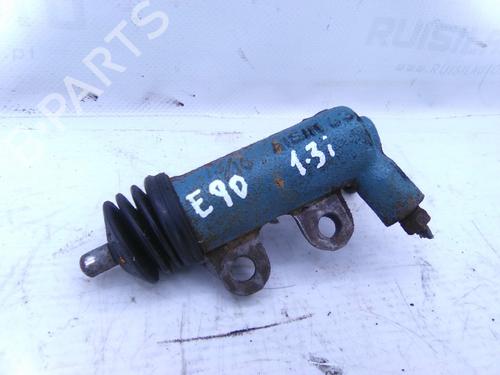 Used Clutch slave cylinder Clutch slave cylinder TOYOTA COROLLA Compact (_E9_) 1.3 (82 hp) 19820704 19820704