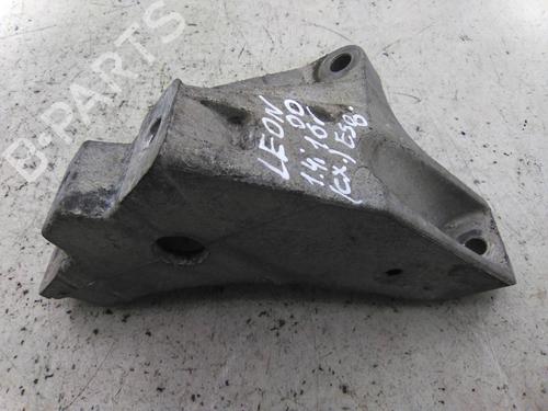 Used Gearbox mount Gearbox mount SEAT LEON (1M1) 1.4 16V (75 hp) 19821477 19821477