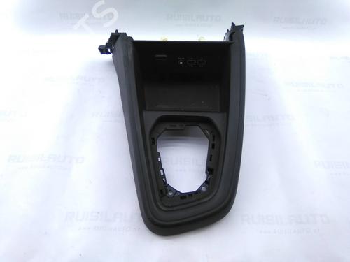 Console centrale Console centrale RENAULT CLIO V (B7_) 1.0 TCe 100 (B7MT) (101 hp) 19821861 19821861