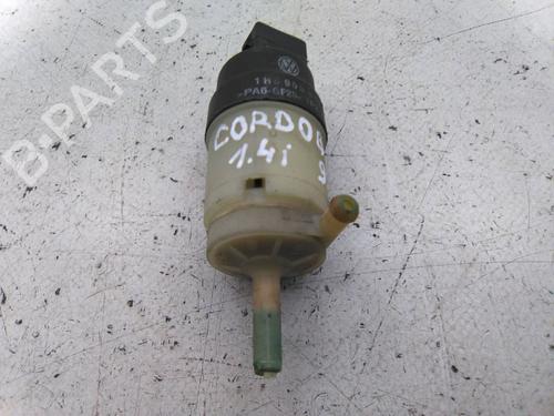 Used Washer pump Washer pump SEAT CORDOBA (6K1, 6K2) 1.4 i (60 hp) 19821949 19821949