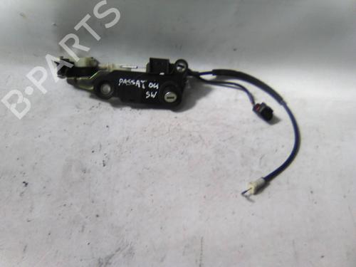 Used Tailgate handle Tailgate handle VW PASSAT B5.5 Variant (3B6) 1.9 TDI (101 hp) 22948923 22948923