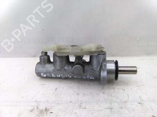 Used Brake master cylinder Brake master cylinder MITSUBISHI GRANDIS (NA_W) 2.0 DI-D (NA8W) (136 hp) 19823160 19823160