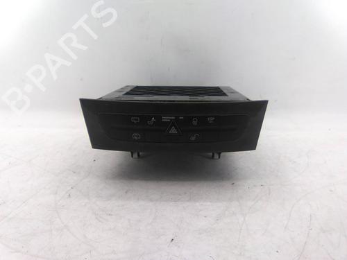 Used Radio Radio MERCEDES-BENZ E-CLASS T-Model (S211) E 200 T Kompressor (211.242) (163 hp) 19825556 19825556
