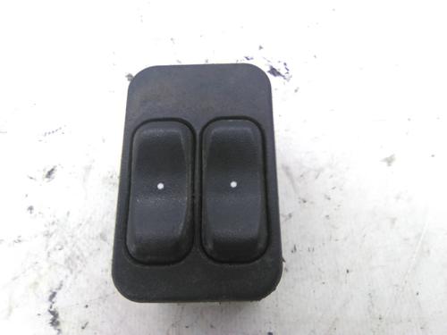 Used Switch Switch OPEL CORSA C (X01) 1.2 Twinport (F08, F68) (80 hp) 19827065 19827065