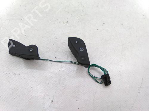 Used Steering wheel controls Steering wheel controls RENAULT MEGANE II (BM0/1_, CM0/1_) 1.5 dCi (BM0F, BM0T, BM2B, CM0F, CM0T) (82 hp) 24944175 24944175