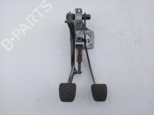 Used Pedal Pedal MERCEDES-BENZ 190 (W201) E 1.8 (201.018) (109 hp) 19829576 19829576