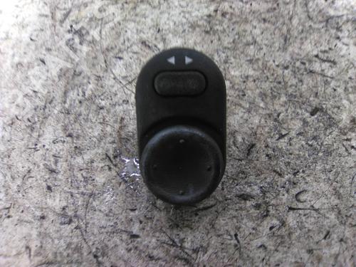 Used Switch Switch OPEL CORSA C (X01) 1.3 CDTI (F08, F68) (70 hp) 19829646 19829646