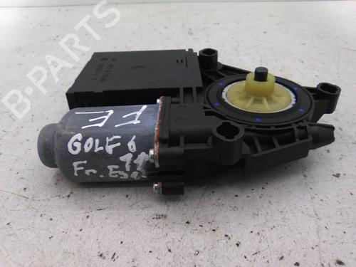 Used Left front window motor Left front window motor VW GOLF VI (5K1) 1.6 TDI (105 hp) 19829934 19829934