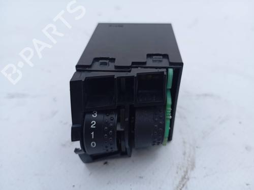 switch-kia-ceed-sw-ed-20-crdi-140-93300-1h400eq-2007-2008-2009-2010-2011-2012-19830210 main image