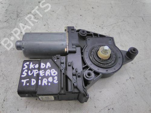 Used Right rear window motor Right rear window motor 19830903 19830903