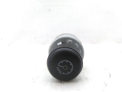 Used Switch Switch TOYOTA RAV 4 II (_A2_) 2.0 4WD (ACA21, ACA20) (150 hp) 19831639 19831639