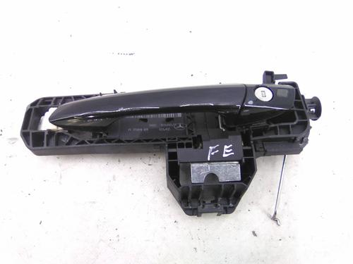Used Front left exterior door handle Front left exterior door handle 19832060 19832060