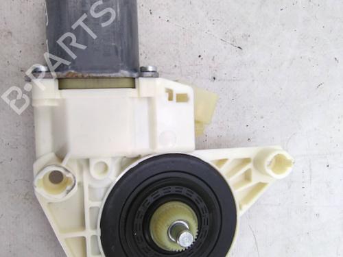 Used Left rear window motor Left rear window motor MERCEDES-BENZ E-CLASS T-Model (S212) E 250 CDI / BlueTEC (212.203, 212.204) (204 hp) 19832094 19832094