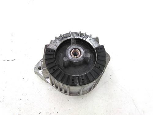 Used Engine mount Engine mount 19832209 19832209