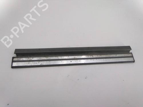 Used Step Step MERCEDES-BENZ 124 Saloon (W124) 200 D (124.120) (72 hp) 19832969 19832969