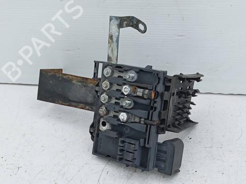 Used Fuse box Fuse box 21845790 21845790